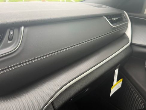 New 2025 Jeep Grand Cherokee Laredo X image 21