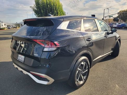 Used 2023 Kia Sportage LX FWD image 4