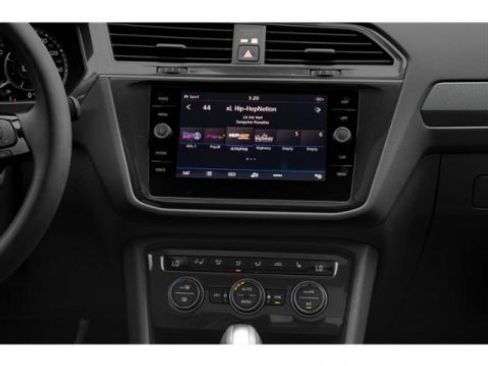 Used 2019 Volkswagen Tiguan SEL image 13