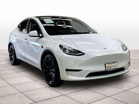 Used 2020 Tesla Model Y Long Range AWD/4WD image 2