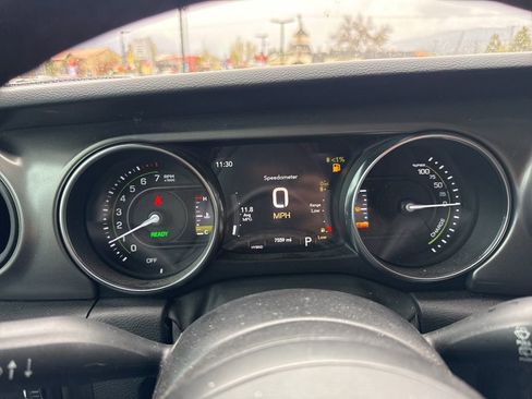 Used 2023 Jeep Wrangler Unlimited w/ Cold Weather Group AWD/4WD image 15