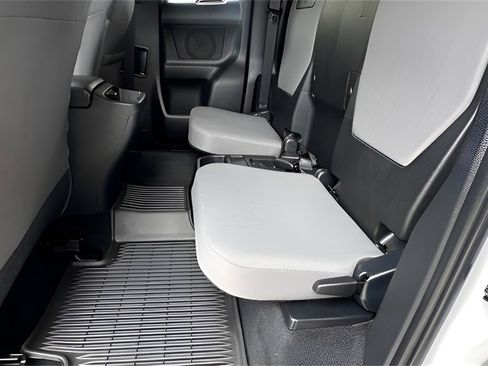 Used 2019 Toyota Tacoma SR image 20