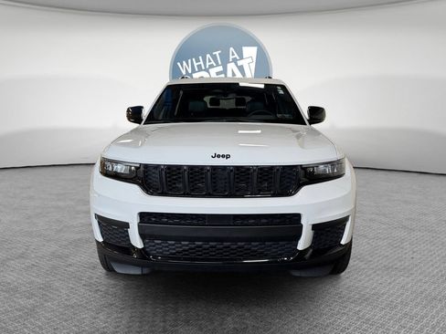 Used 2023 Jeep Grand Cherokee L Laredo AWD/4WD image 9