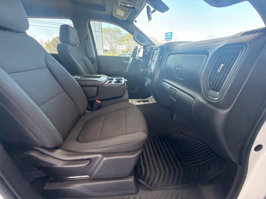 Used 2020 Chevrolet Silverado 1500 Custom w/ Custom Value Package AWD/4WD image 38