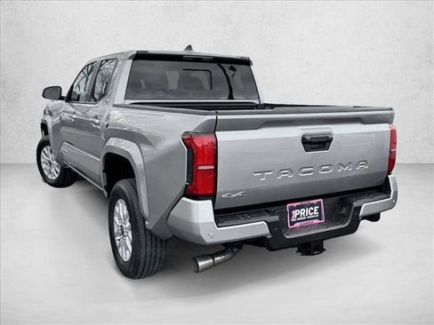 Certified 2025 Toyota Tacoma SR5 AWD/4WD image 5