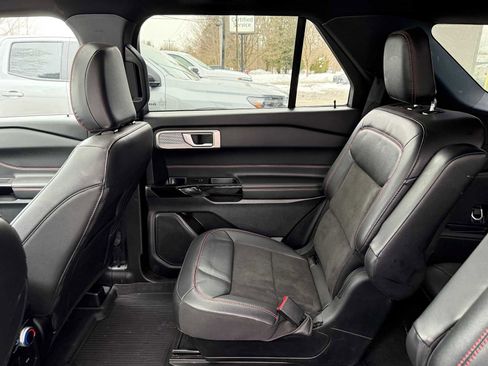 Used 2024 Ford Explorer ST-Line w/ Class IV Trailer Tow Package image 25