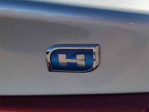 Certified 2016 Chevrolet Malibu Hybrid w/ Driver Confidence Package image 30