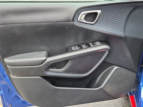 Used 2022 Kia Soul GT-Line FWD image 9