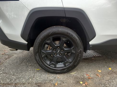 Used 2021 Toyota RAV4 TRD Off-Road image 12