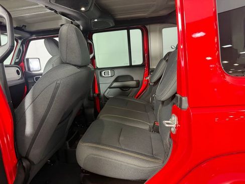 Used 2025 Jeep Wrangler Unlimited Sahara w/ Safety Group AWD/4WD image 25