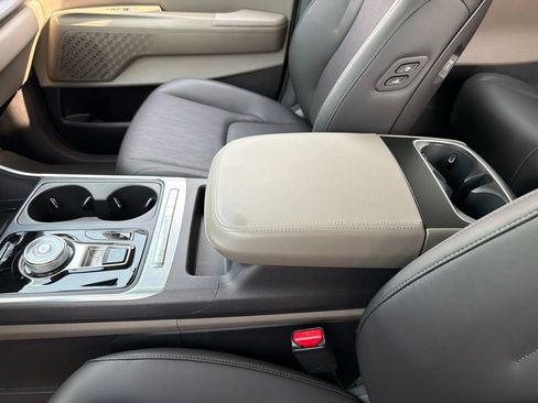 Certified 2025 Kia Carnival EX FWD image 14