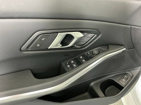Certified 2025 BMW 330i Sedan w/ Convenience Package RWD image 18