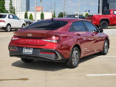 Used 2024 Hyundai Elantra SEL FWD image 7