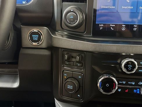 Used 2025 Ford F450 Platinum w/ FX4 Off-Road Package AWD/4WD image 20