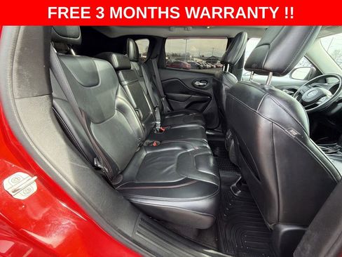 Used 2019 Jeep Cherokee Trailhawk AWD/4WD image 23