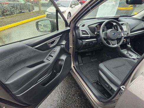 Used 2023 Subaru Forester Premium image 19