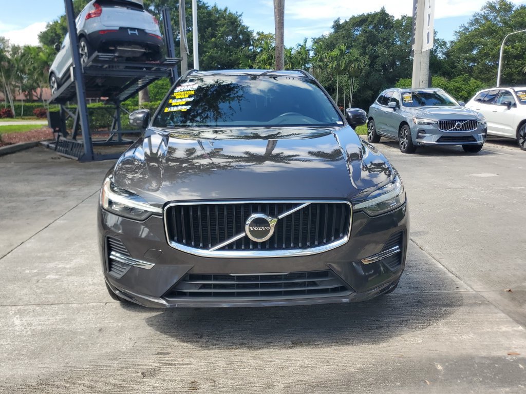 Certified 2022 Volvo XC60 B5 Momentum w/ Protection Package Premier AWD/4WD image 2