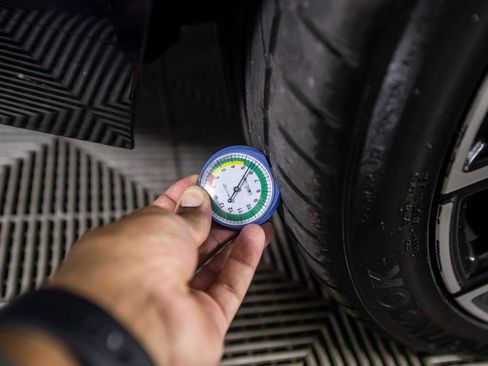 Used 2023 BMW i4 eDrive40 w/ M Sport Package image 38