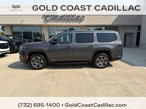 Used 2024 Jeep Wagoneer 4WD w/ Premium Group I image 2