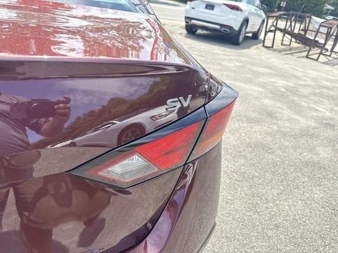 Used 2024 Nissan Altima 2.5 SV FWD image 8