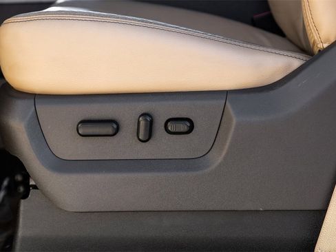 Used 2015 Ford F350 Lariat w/ Lariat Ultimate Package image 35