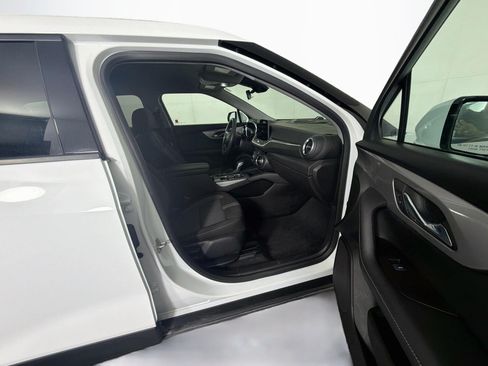 Used 2025 Chevrolet Blazer LT FWD image 30