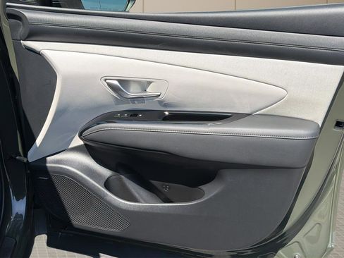 Certified 2025 Hyundai Tucson Limited FWD image 38