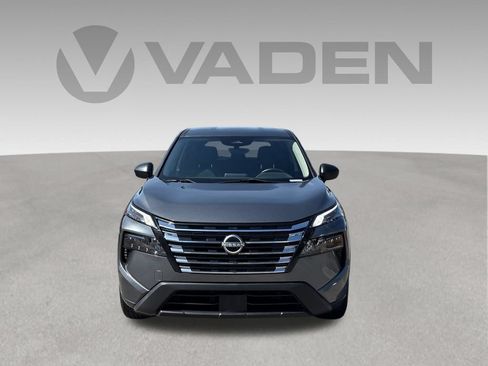Used 2024 Nissan Rogue S FWD image 2