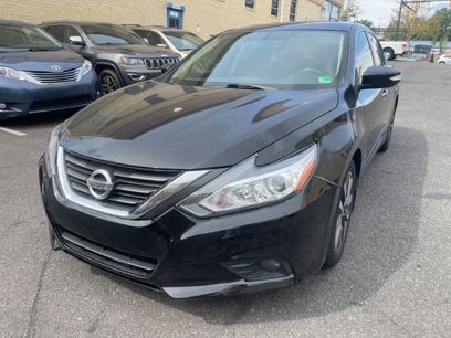 Used 2016 Nissan Altima 2.5 SV w/ Convenience Package