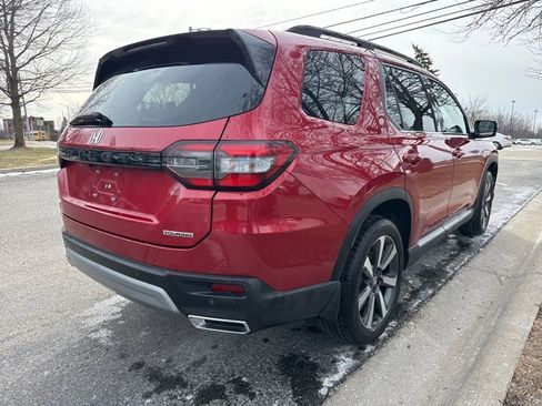 Certified 2025 Honda Pilot Touring image 12