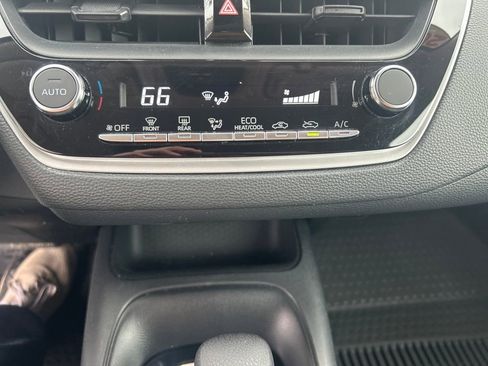 Certified 2023 Toyota Corolla LE image 27