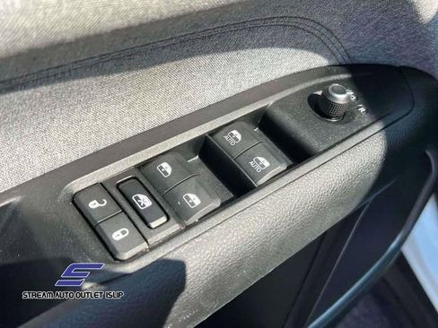 Used 2022 Jeep Compass Latitude AWD/4WD image 21