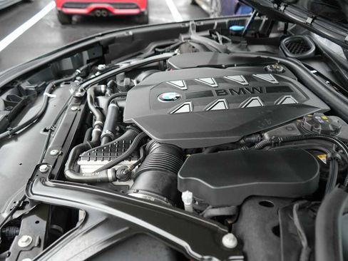 Used 2024 BMW 760i xDrive w/ Executive Package AWD/4WD image 13