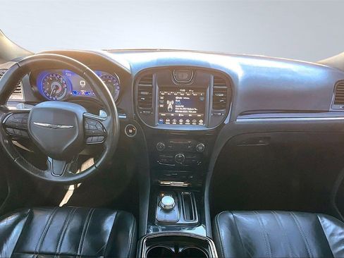 Used 2019 Chrysler 300 S image 17