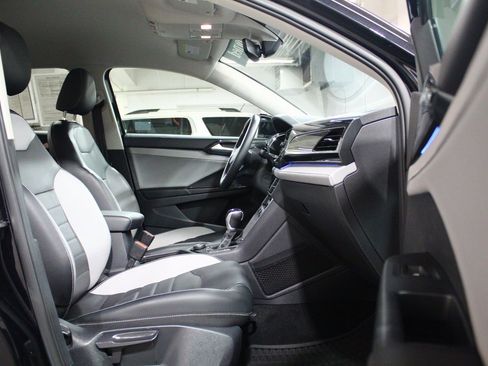 Used 2022 Volkswagen Taos SEL image 24