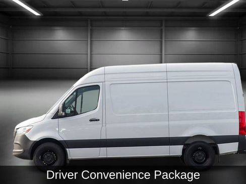 Used 2025 Mercedes-Benz Sprinter 2500 image 4