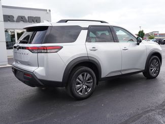 Used 2025 Nissan Pathfinder SV AWD/4WD video 3
