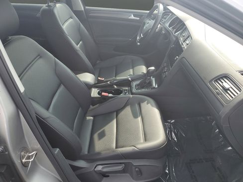 Used 2019 Volkswagen Golf SE w/ Driver Assistance Package FWD image 24