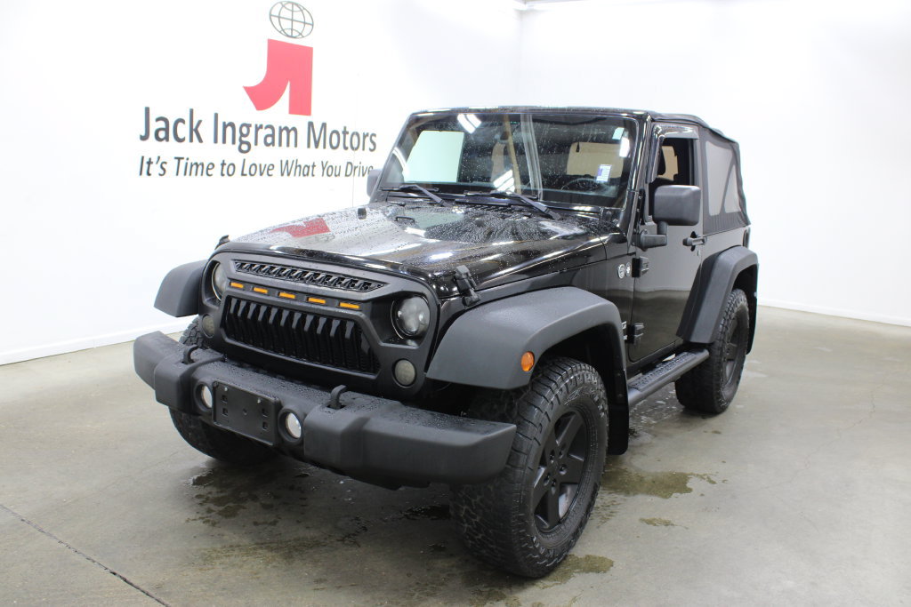 Used 2013 Jeep Wrangler Sport AWD/4WD image 2
