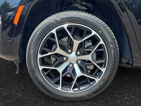 Used 2022 Jeep Grand Cherokee Summit AWD/4WD image 4
