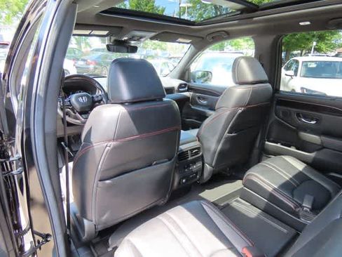 Used 2024 Honda Pilot TrailSport image 17