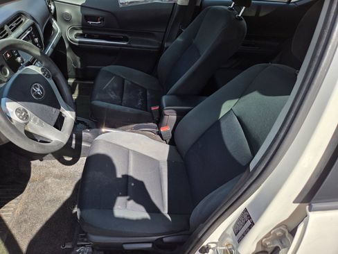 Used 2016 Toyota Prius C Two FWD image 9