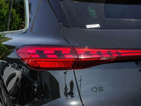 Used 2025 Audi Q5 Premium Plus w/ Premium Plus image 9