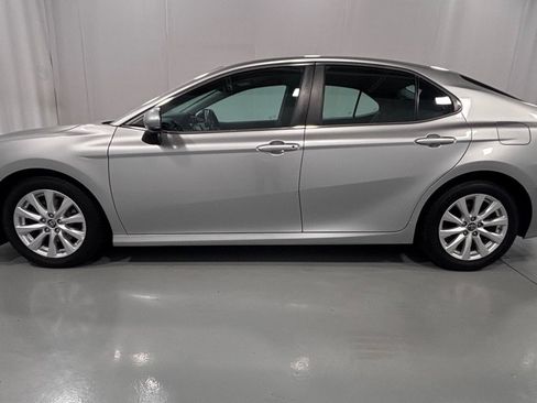 Used 2018 Toyota Camry LE FWD image 8