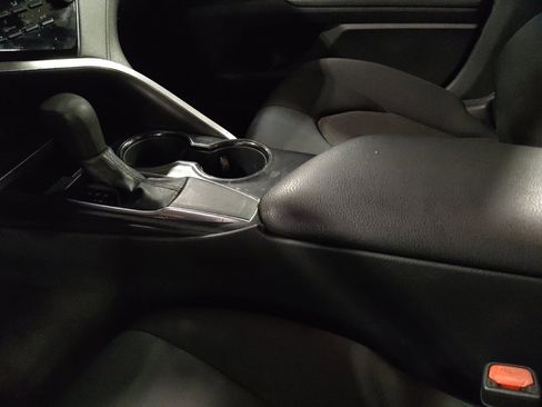 Used 2020 Toyota Camry LE FWD image 26