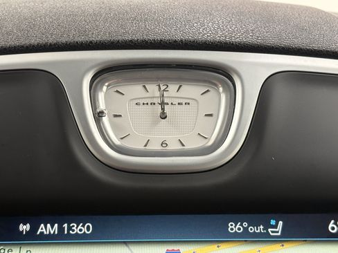 Used 2023 Chrysler 300 Touring L w/ Popular Equipment Group RWD image 15