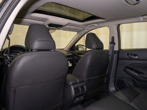 New 2025 Nissan Altima 2.5 SL image 9