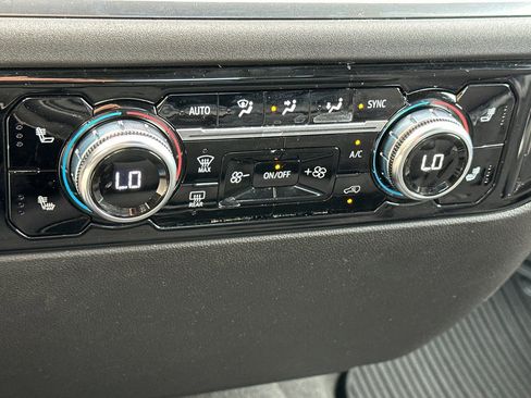 Certified 2024 GMC Sierra 1500 SLE image 21