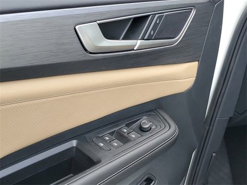 New 2026 Volkswagen Atlas Cross Sport SE image 17