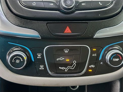 Used 2019 Chevrolet Equinox LT image 15